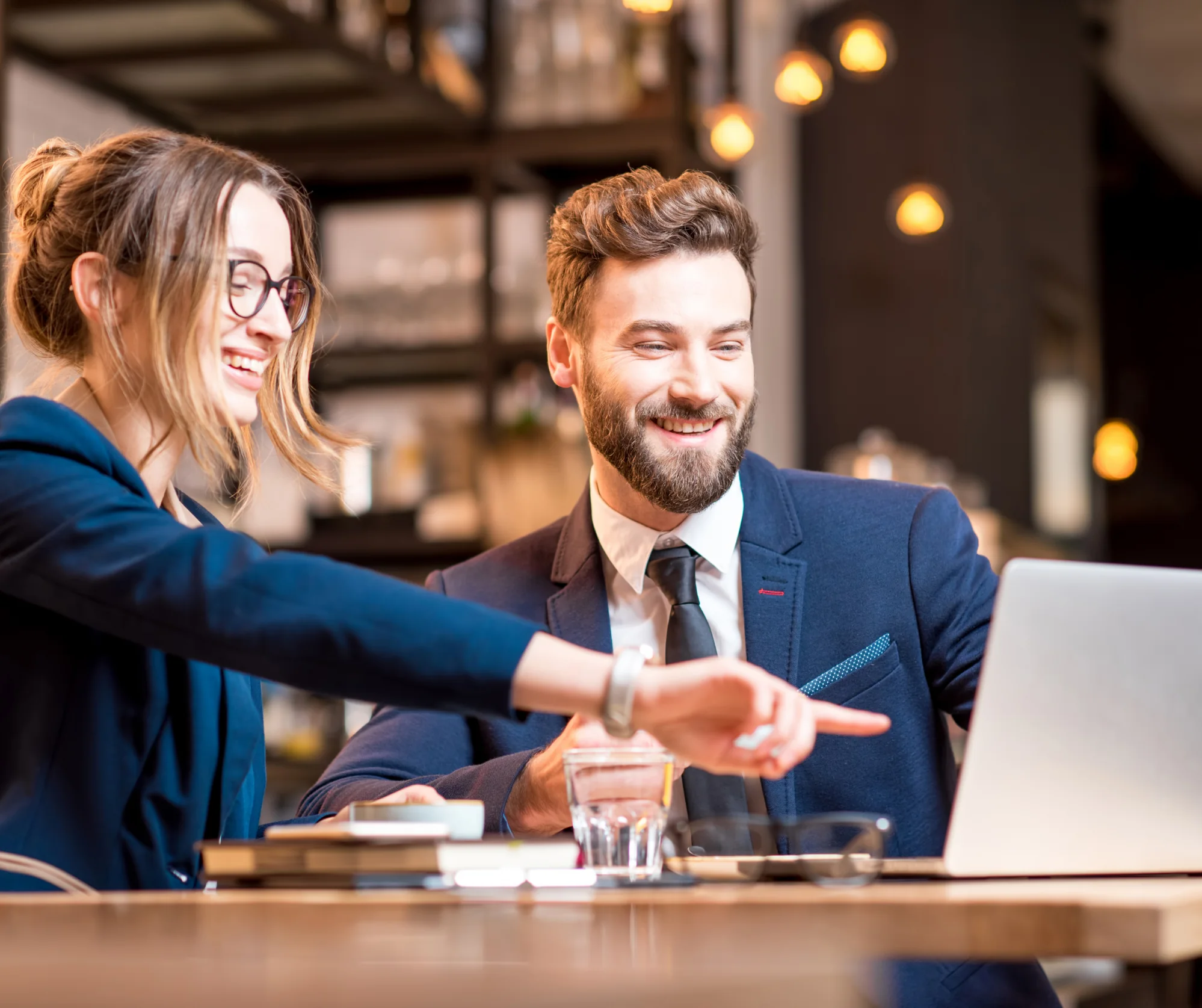 Équipe réunie autour d’un projet digital